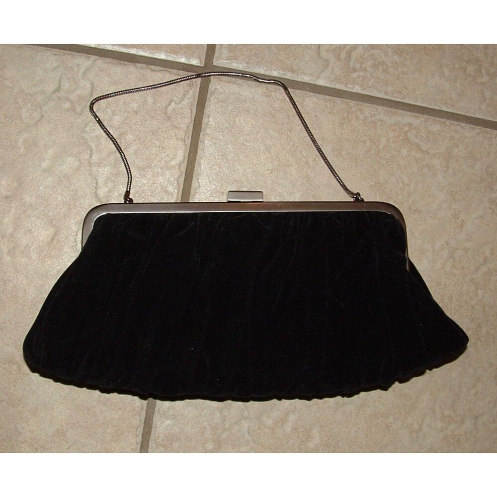 MARY KAY Black Velvet Small 10X6 Clasp Closure Special Occasion Purse